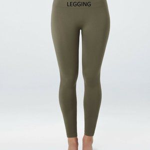Spanx Look At Me Now seamless leggings, medium